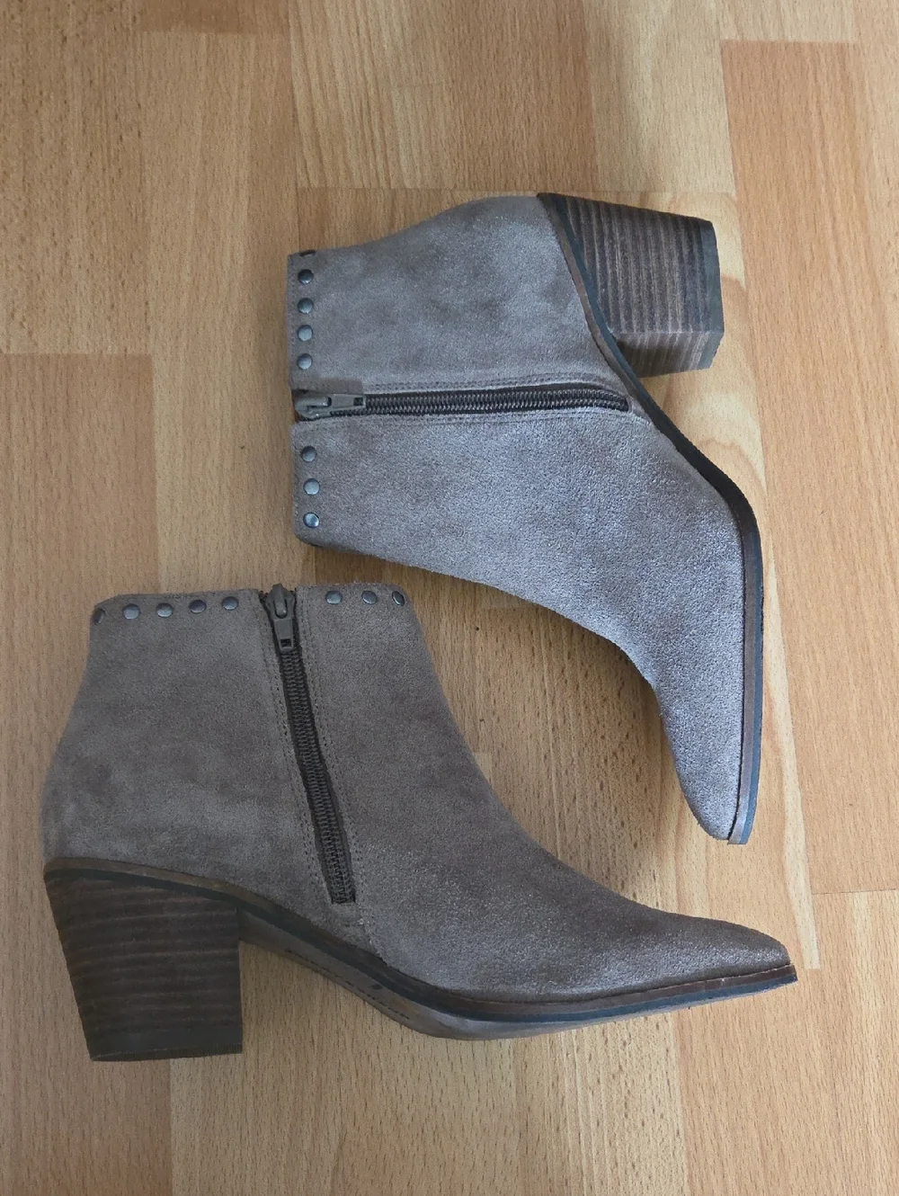Lucky Brand Taupe Suede Studded Ankle Boots Festival Western Boho Cowgirl 7.5